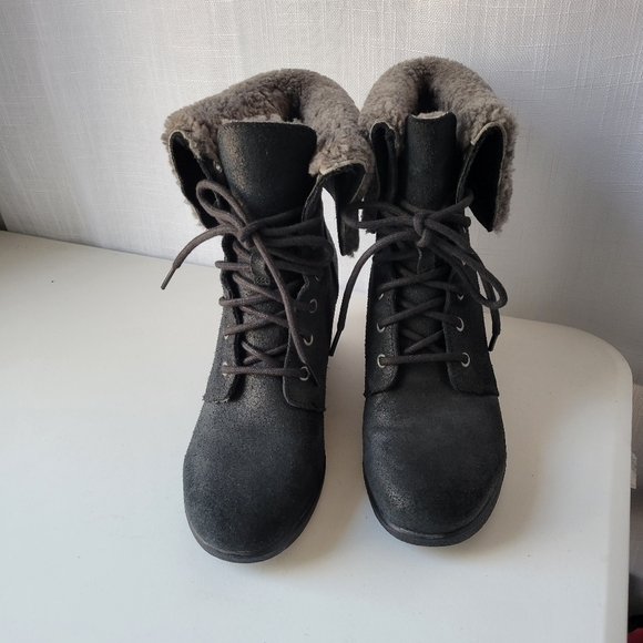 UGG women's Zea black ankle lace up wedge winter boots size 8 - Picture 3 of 11